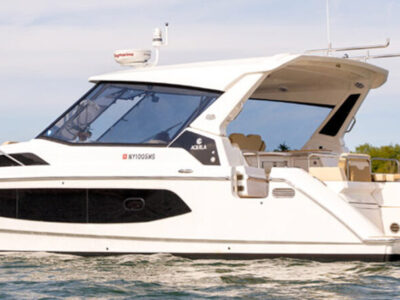 36′ 2021 AQUILA CATAMARAN + SEABOB – EAST HAMPTON