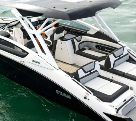 27′ Yamaha Boats 2021