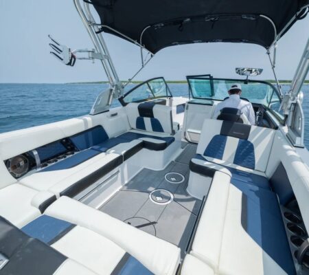 26′ 2023 MASTERCRAFT-WATERSPORTS WITH INSTRUCTOR