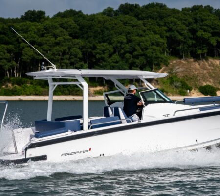 31′ 2025 AXOPAR SUN TOP (SAG HARBOR)
