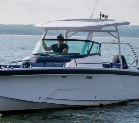 31′ 2025 AXOPAR SUN TOP (SAG HARBOR)