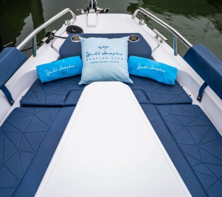 31′ 2025 AXOPAR SUN TOP (SAG HARBOR)