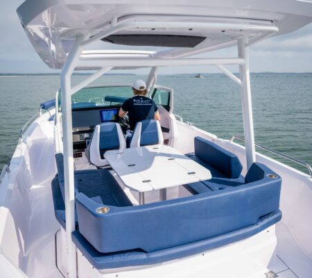 31′ 2025 AXOPAR SUN TOP (SAG HARBOR)