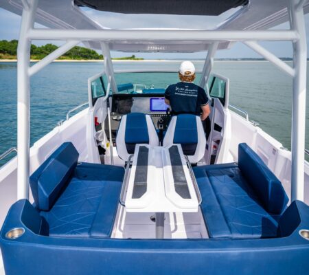 31′ 2025 AXOPAR SUN TOP (SAG HARBOR)