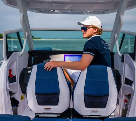 31′ 2025 AXOPAR SUN TOP (SAG HARBOR)