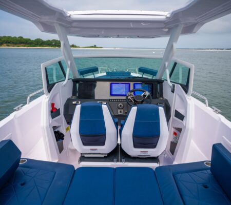 31′ 2025 AXOPAR SUN TOP (SAG HARBOR)