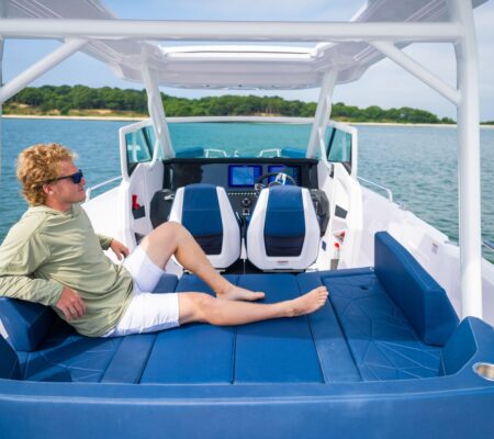 31′ 2025 AXOPAR SUN TOP (SAG HARBOR)