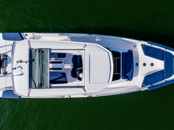 31′ 2025 AXOPAR SUN TOP (SAG HARBOR)