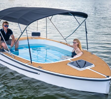18′ Yacht Tub Rentals