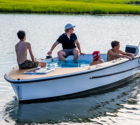 18′ Yacht Tub Rentals