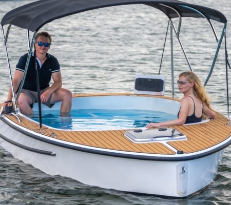 18′ Yacht Tub Rentals