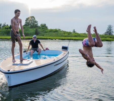 18′ Yacht Tub Rentals