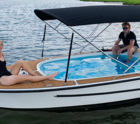 18′ Yacht Tub Rentals