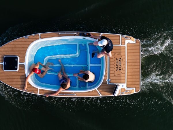 18′ Yacht Tub Rentals